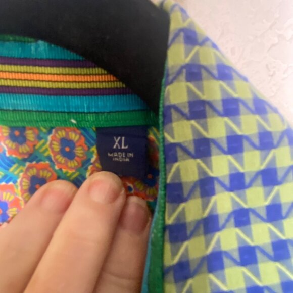 Robert Graham Button Down Shirt Mens XL Green & Blue Geometric Flip Cuff Preppy - Picture 7 of 15